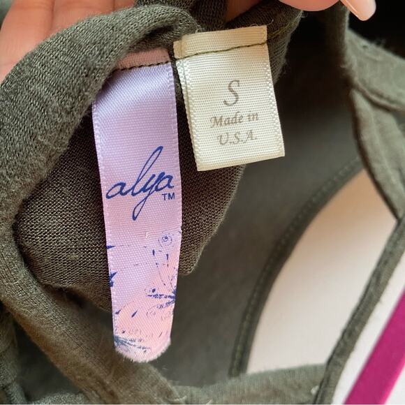 Alya Women's Olive Forest Green Babydoll Graphic Tunic Criss Cross Back Size S - Picture 7 of 8